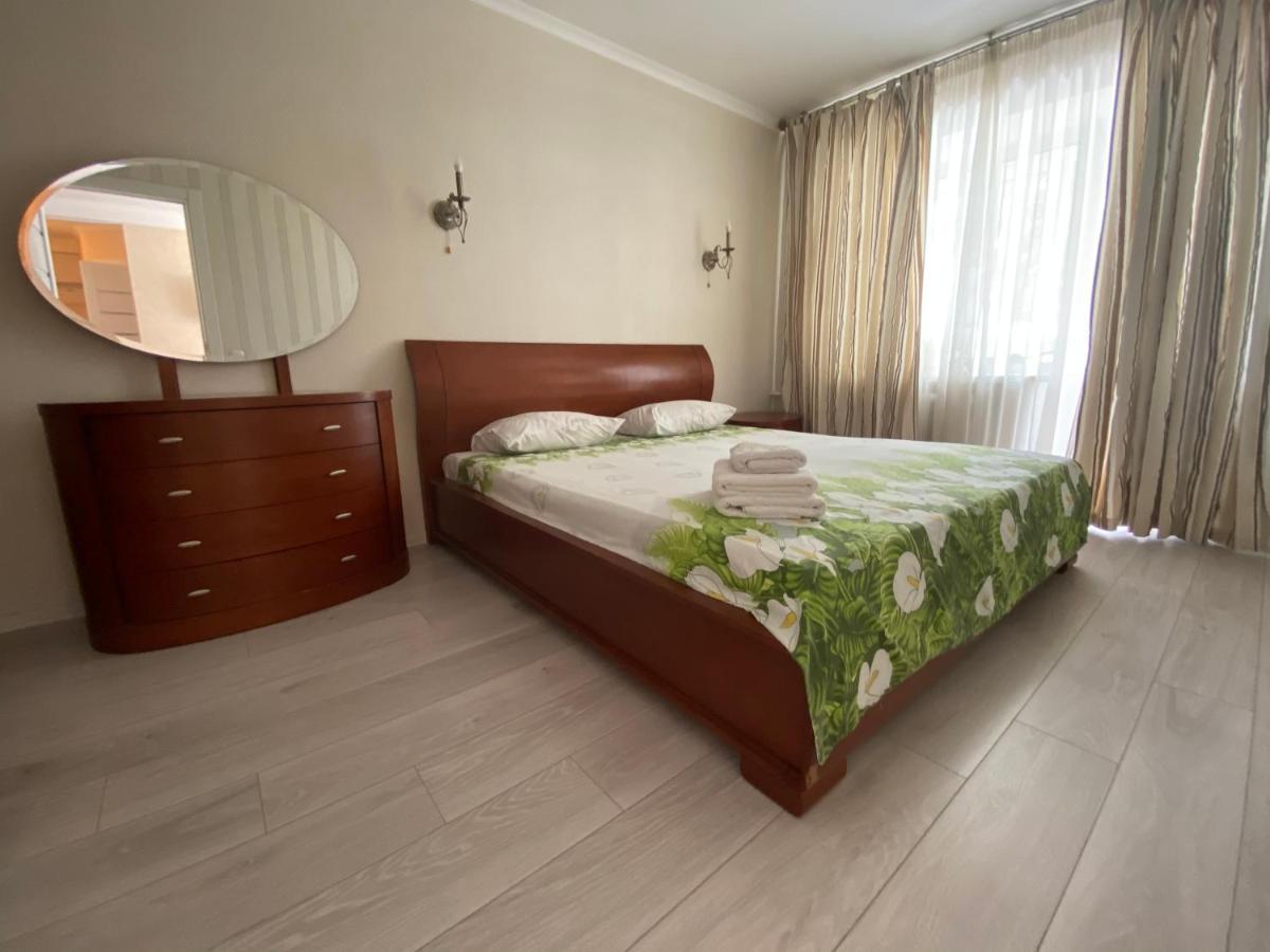 Apartment On Prospiekt Pobiedy 18 Kyiv Exterior photo